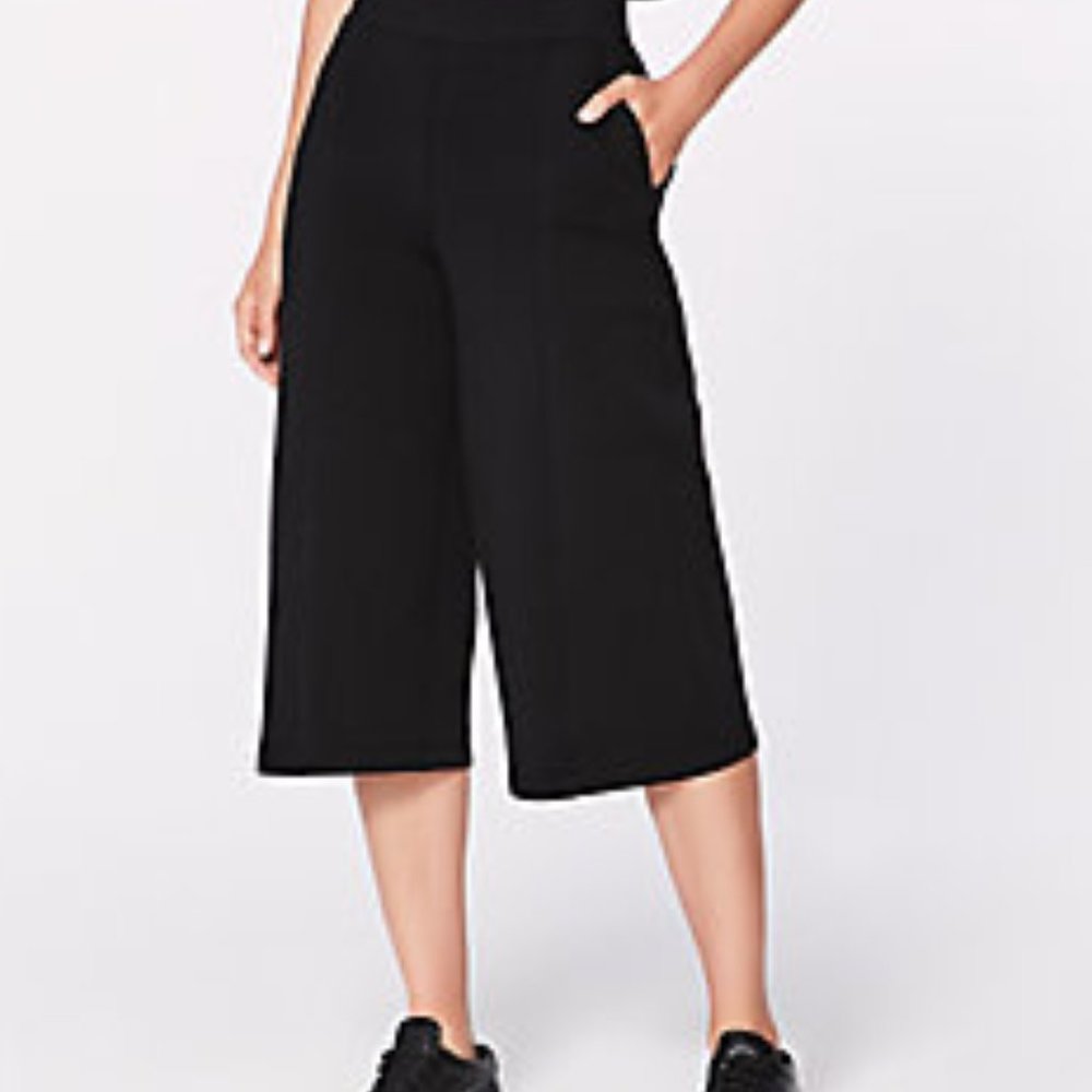 Lululemon New Form Crop 19"